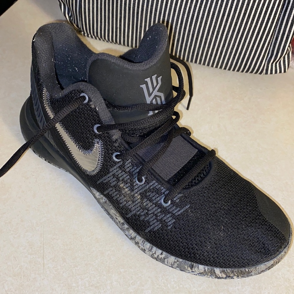 Nike Kyrie Flytrap 2 EP 'Anthracite' Mens Sneakers - Size 9